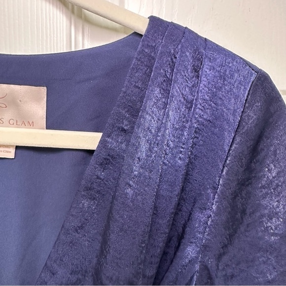 Gal Meets Glam Jennifer Long Sleeve Satin Wrap Midi Dress Size 2 - Picture 7 of 13